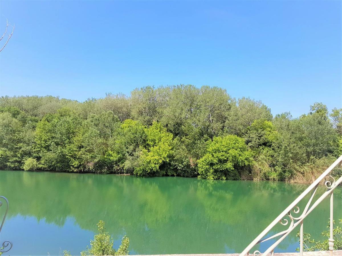 Gite Face A La Riviere -Proche Du Pont Du Gard- Montfrin Экстерьер фото